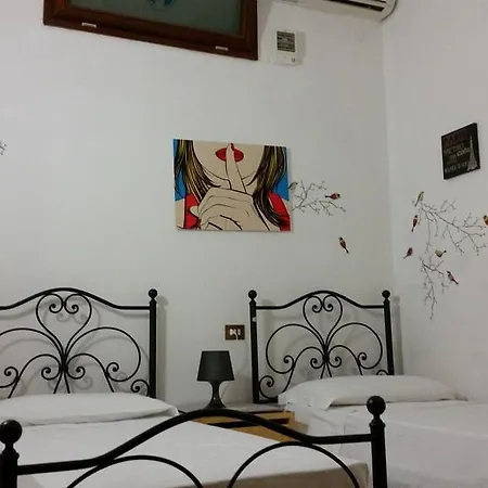 4 * روما